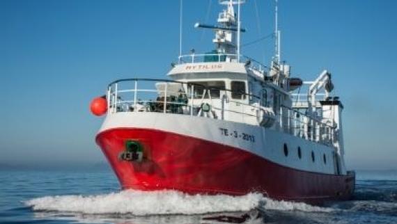 Buque de investigación Mytilus navegando